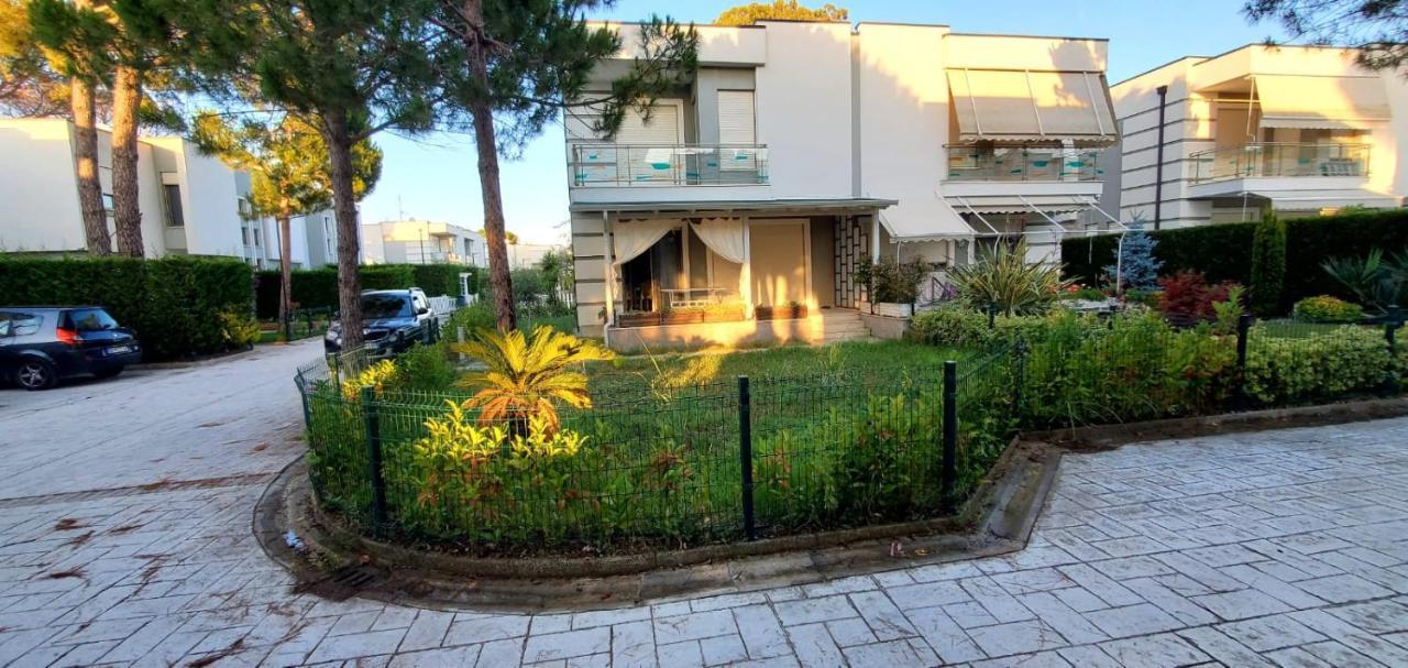 Artino Villa Durres Luaran gambar